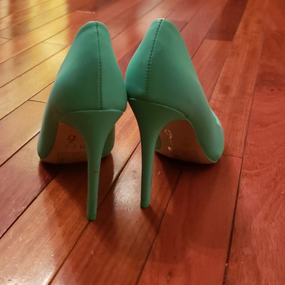 Never worn! - Picture 2 of 5